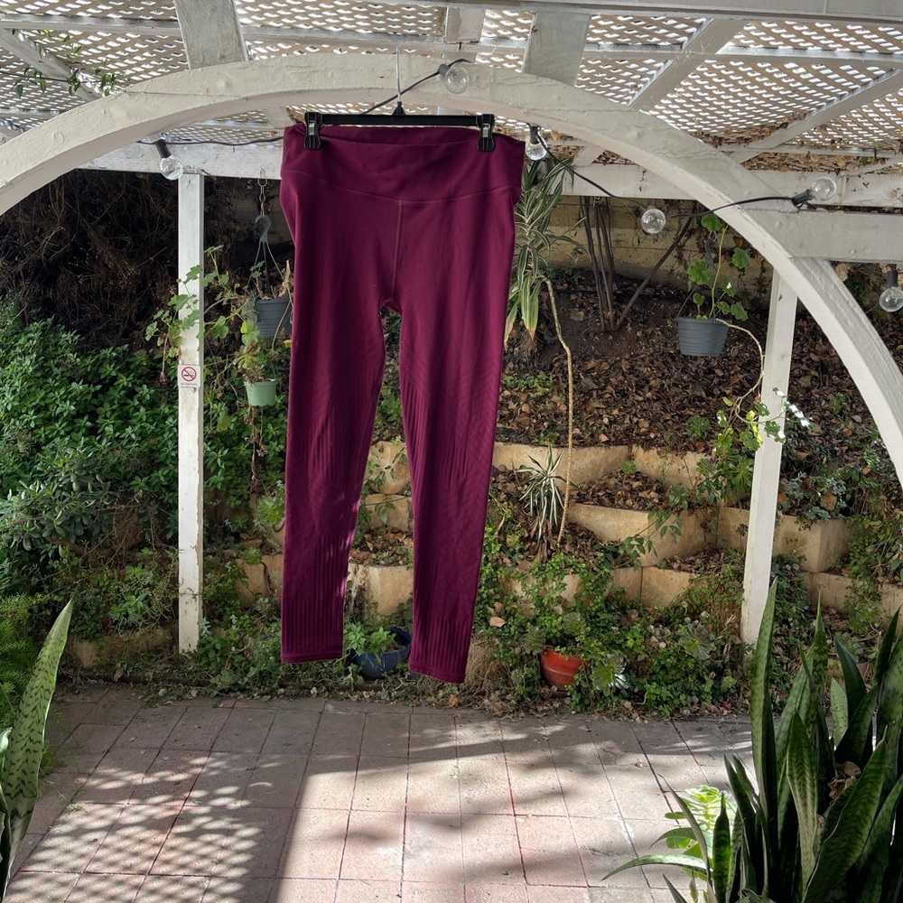 Lululemon fuschia seamless leggings 12